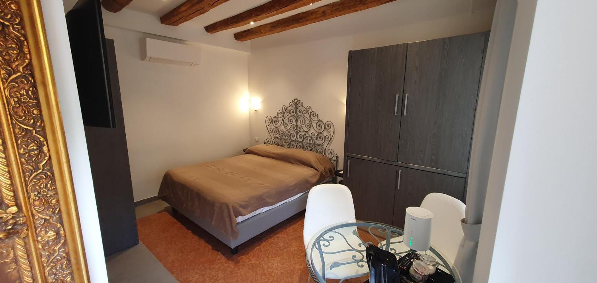 La Castellana Loft Hotel Бергамо Стая снимка