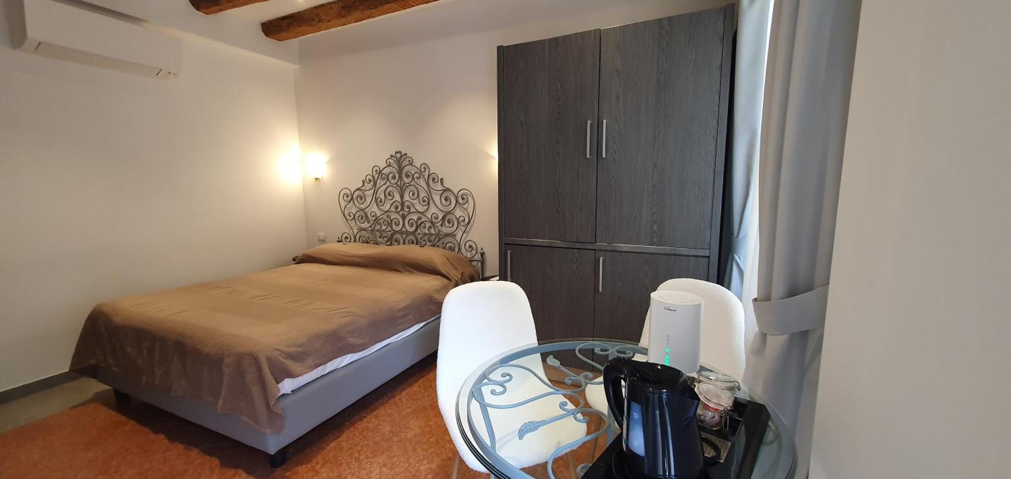La Castellana Loft Hotel Бергамо Стая снимка