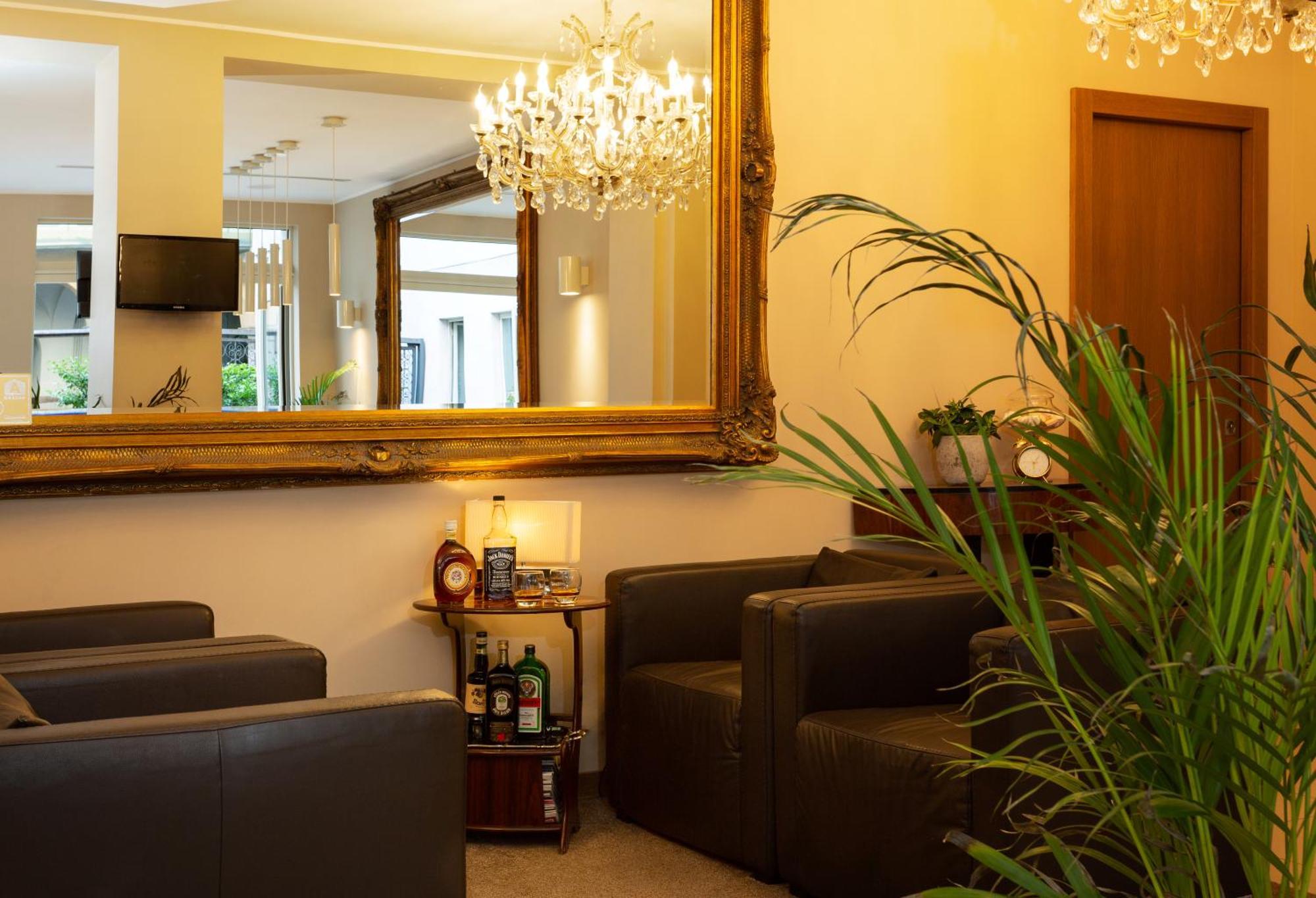 La Castellana Loft Hotel Бергамо Екстериор снимка