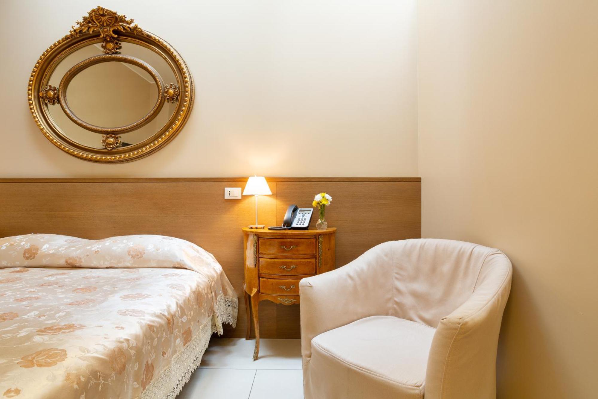 La Castellana Loft Hotel Бергамо Екстериор снимка
