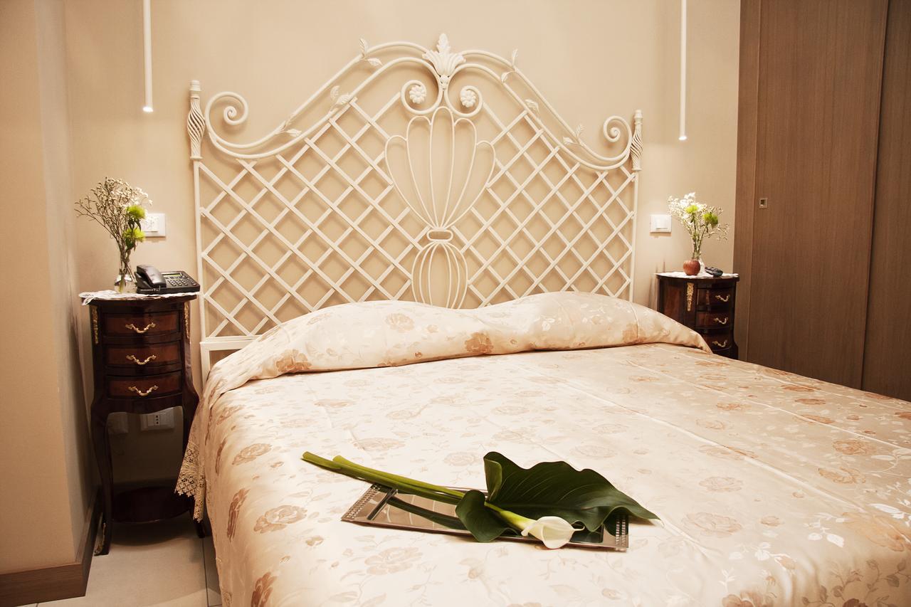 La Castellana Loft Hotel Бергамо Стая снимка
